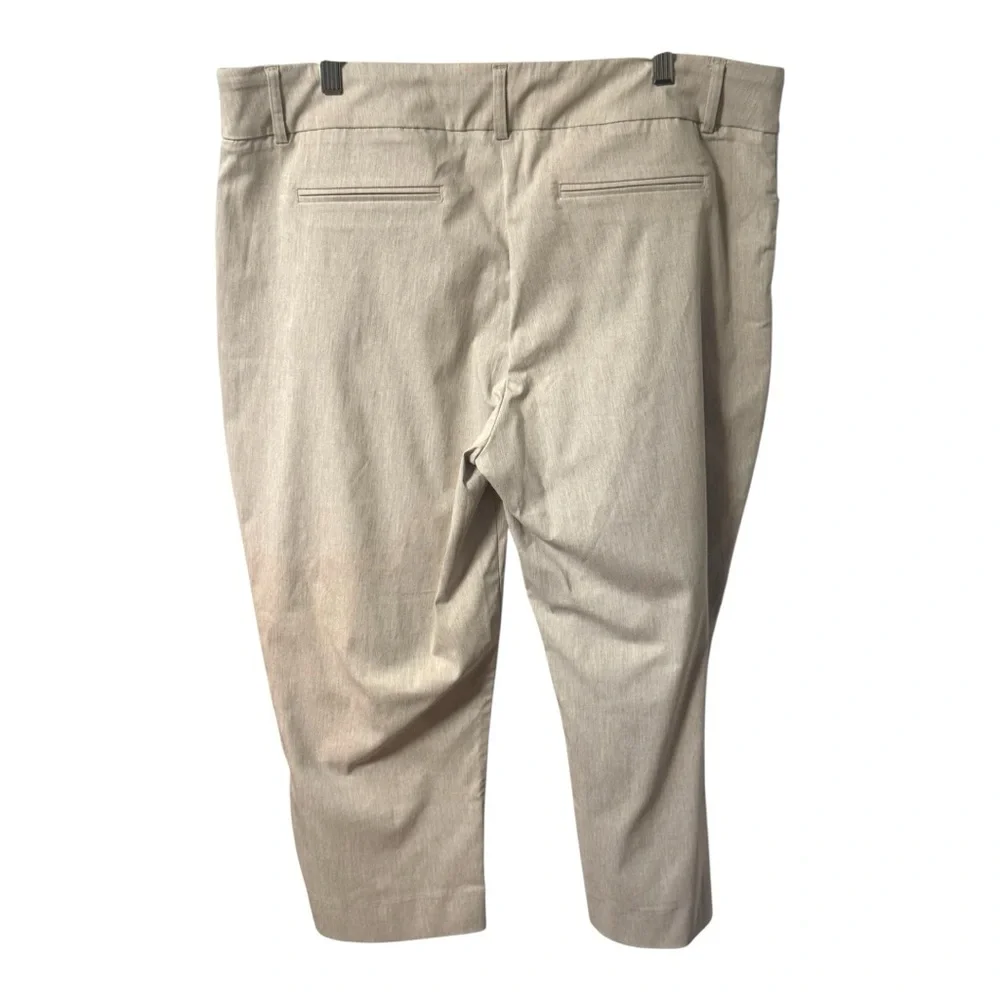 Hilary Radley Wonen’s Pull On Capris Stretch Tummy Control Beige Size 18 Tan - Picture 4 of 6